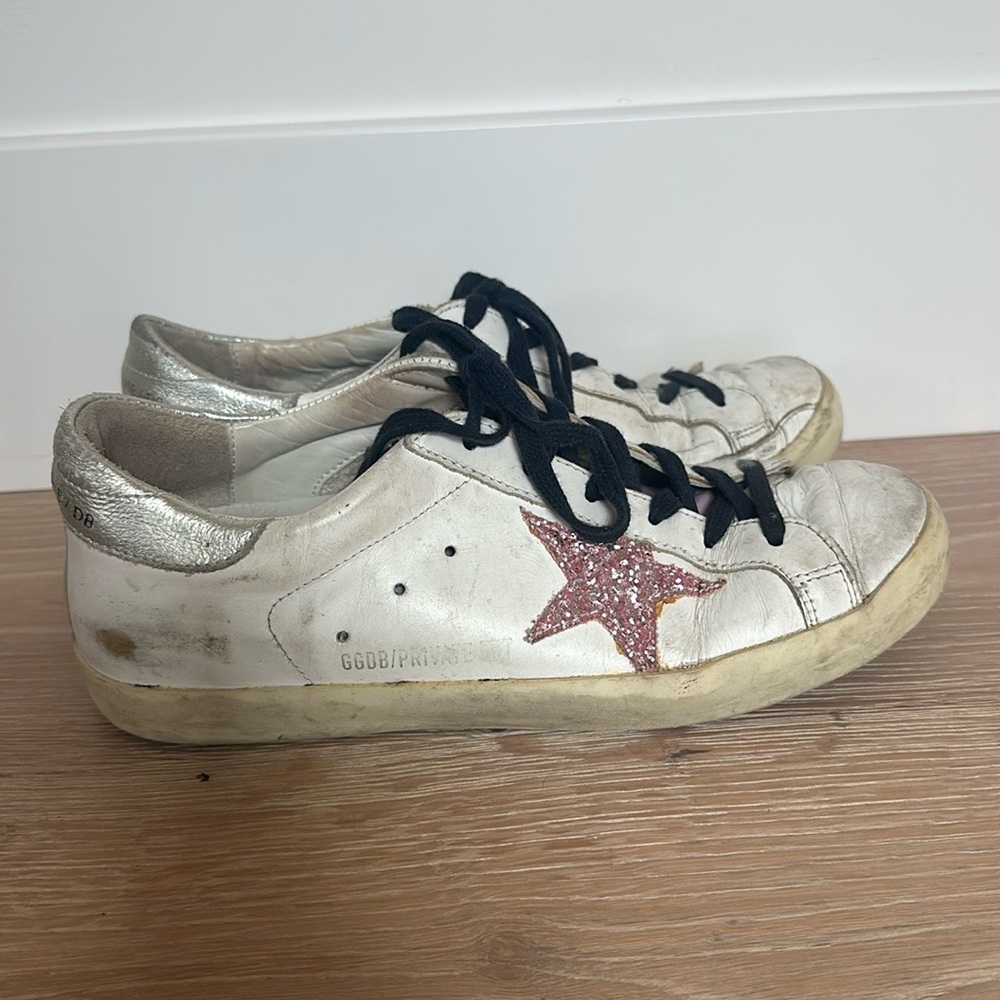 Golden Goose low top sneakers!
